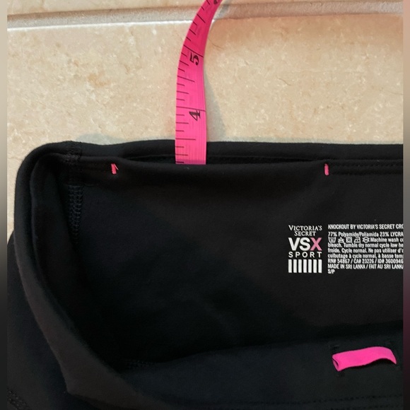 Victoria's Secret Sport Black Cropped Leggings - Picture 11 of 12